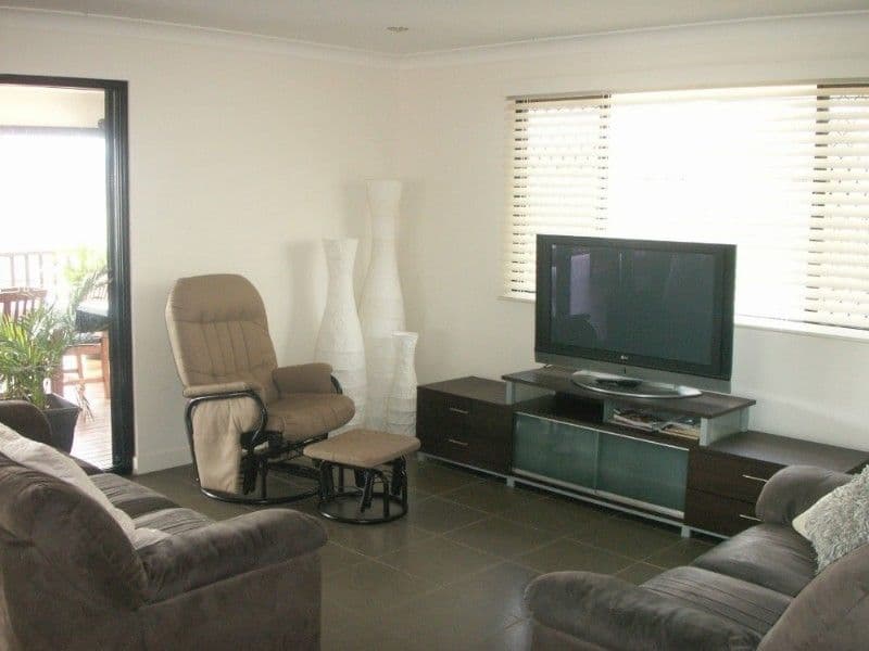 10 Angourie Crescent, PACIFIC PINES QLD 4211, Pacific Pines - Thumbnail 6
