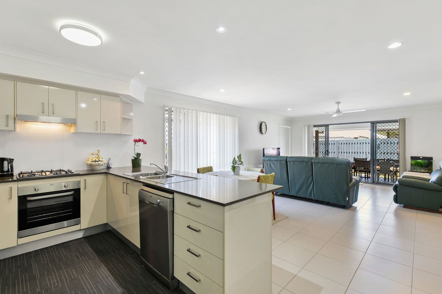 10 Lawson Road, Urraween QLD 4655, Urraween - Thumbnail 7