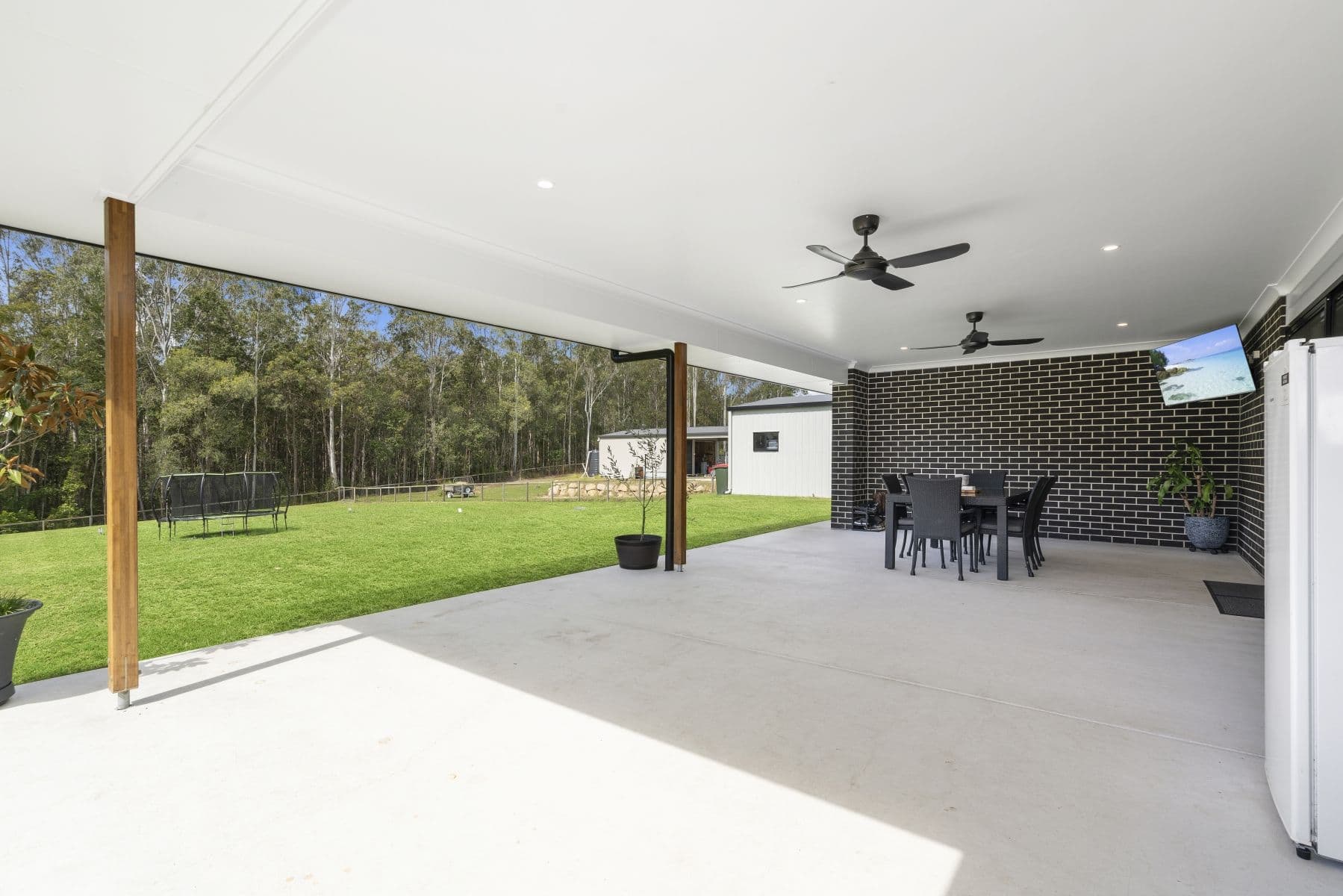 33 Twin Oaks Court, Woodford QLD 4514, Woodford - Thumbnail 3