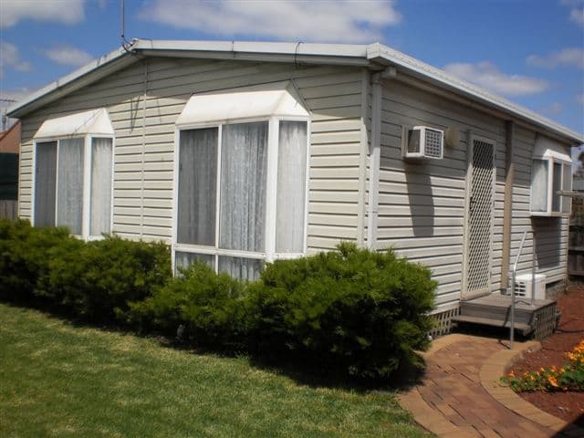 31 Pembroke Crescent, CRAIGIEBURN VIC 3064, Craigieburn - Thumbnail 2