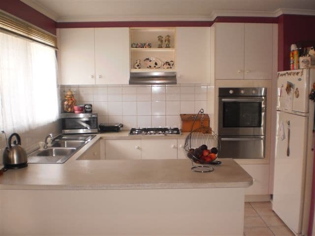 31 Pembroke Crescent, CRAIGIEBURN VIC 3064, Craigieburn - Thumbnail 3