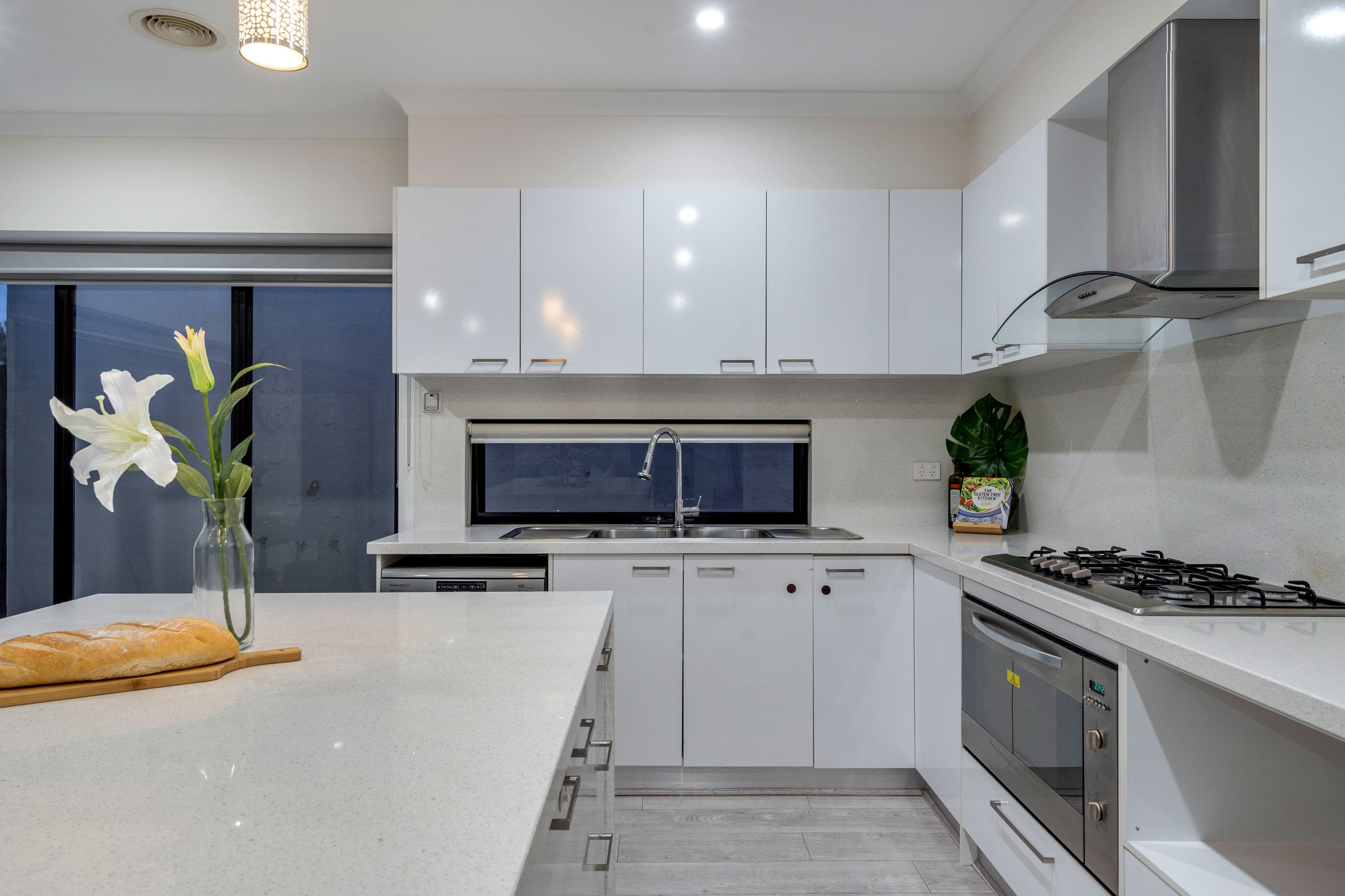 16 Burrows Place, Craigieburn VIC 3064, Craigieburn - Thumbnail 8