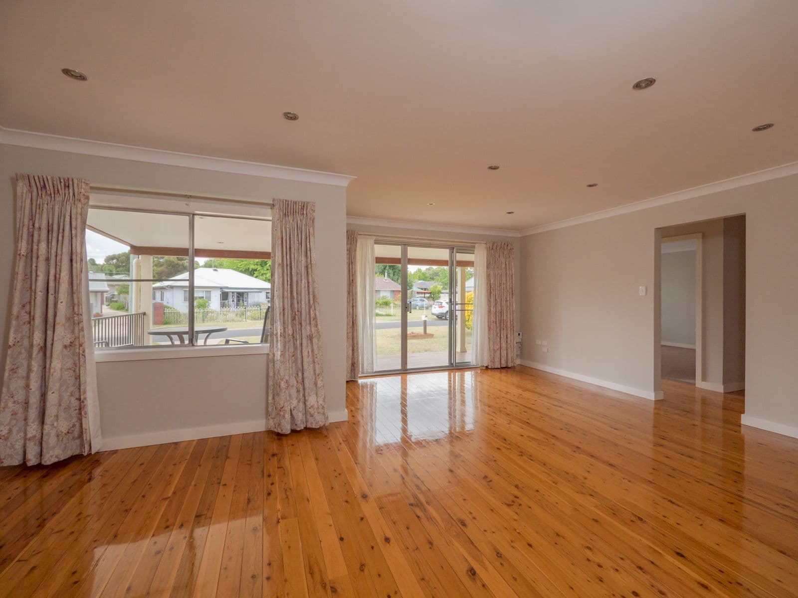 9 Holmes Avenue, Armidale - Thumbnail 3