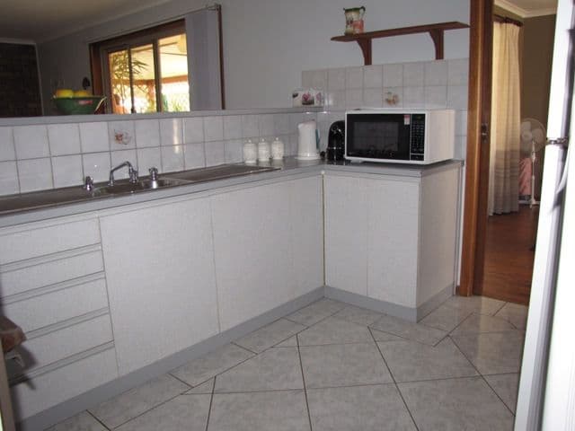4 Hall Crescent, LOXTON SA 5333, Loxton - Thumbnail 3