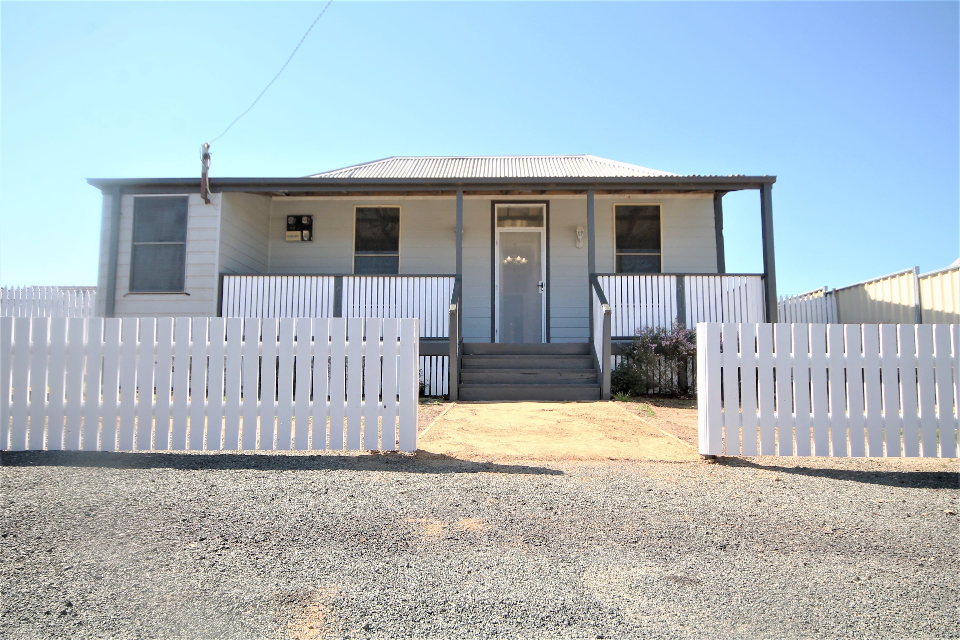 72 Edwards Street, Young - Thumbnail 2