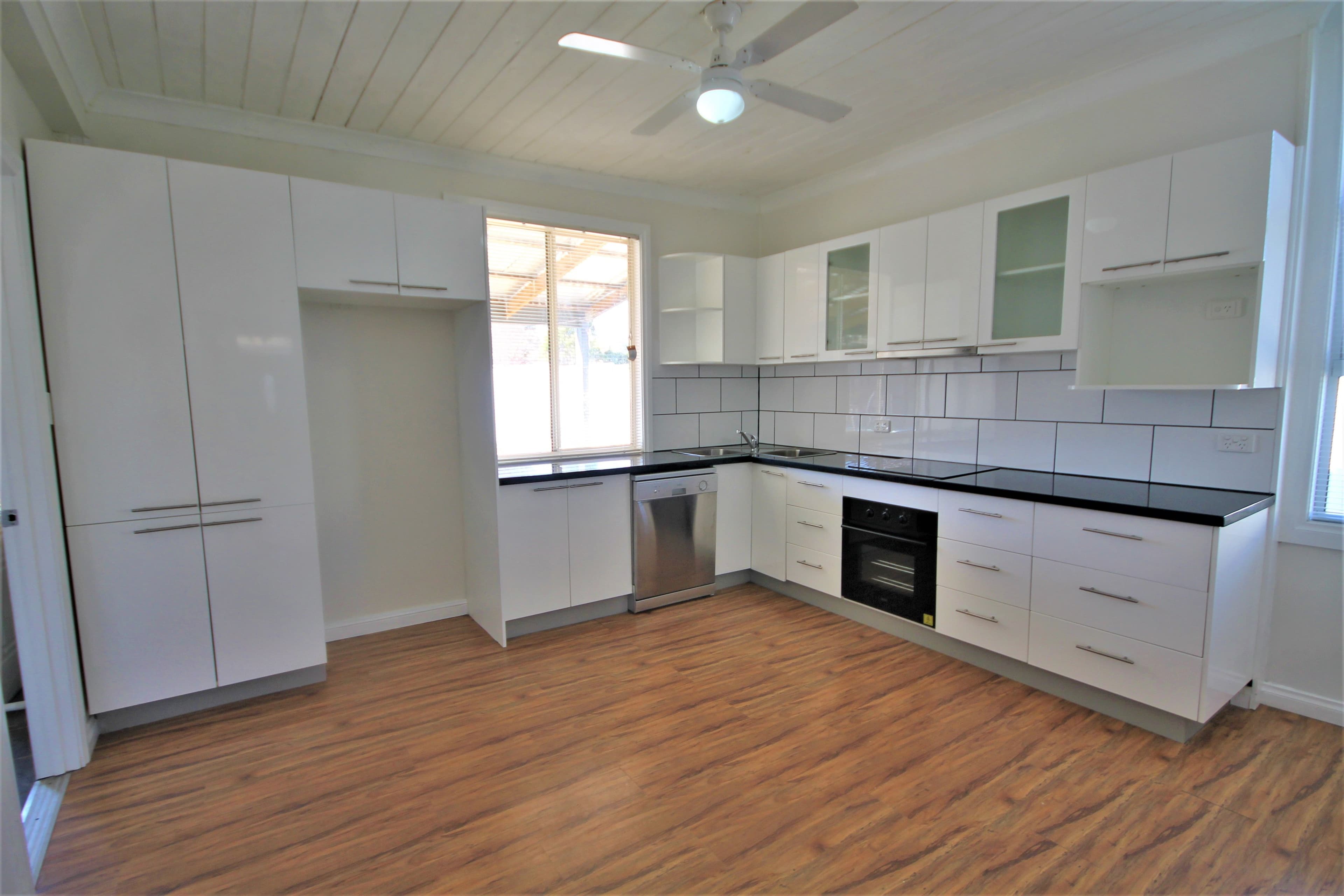 72 Edwards Street, Young - Thumbnail 5