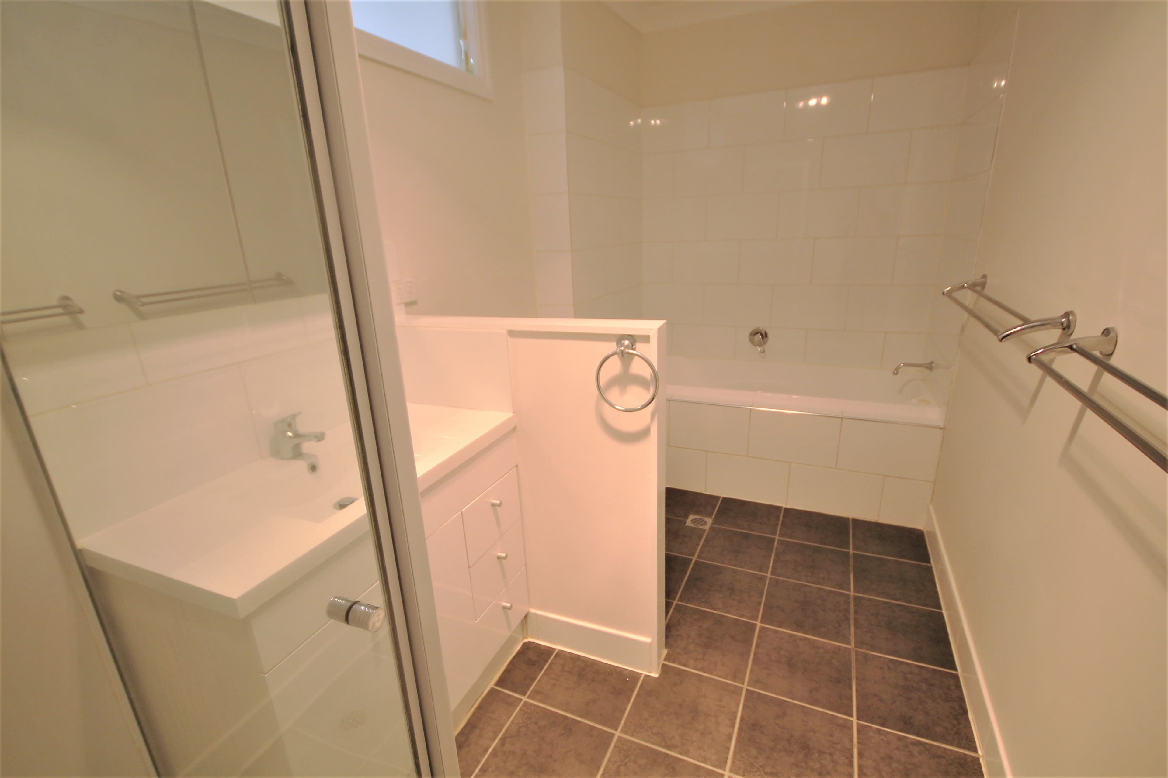72 Edwards Street, Young - Thumbnail 8