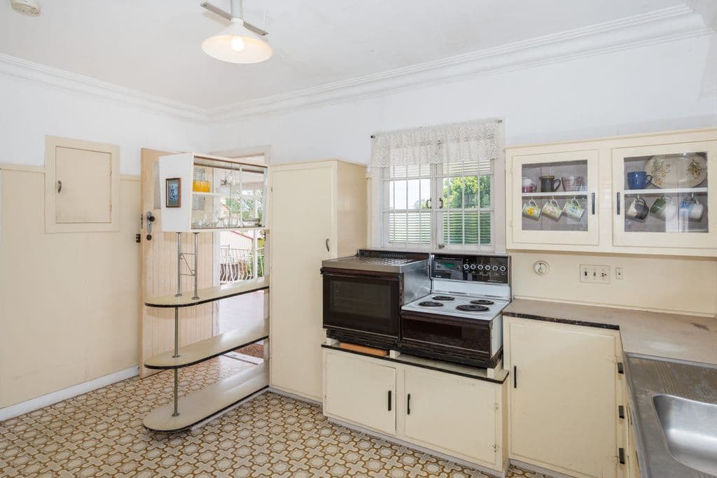93 Galsworthy Street, Holland Park West QLD 4121, Holland Park West - Thumbnail 3