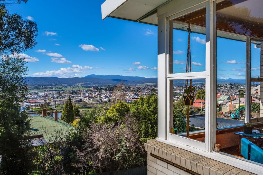 4 Wattle Way, TREVALLYN TAS 7250, Trevallyn - Thumbnail 2