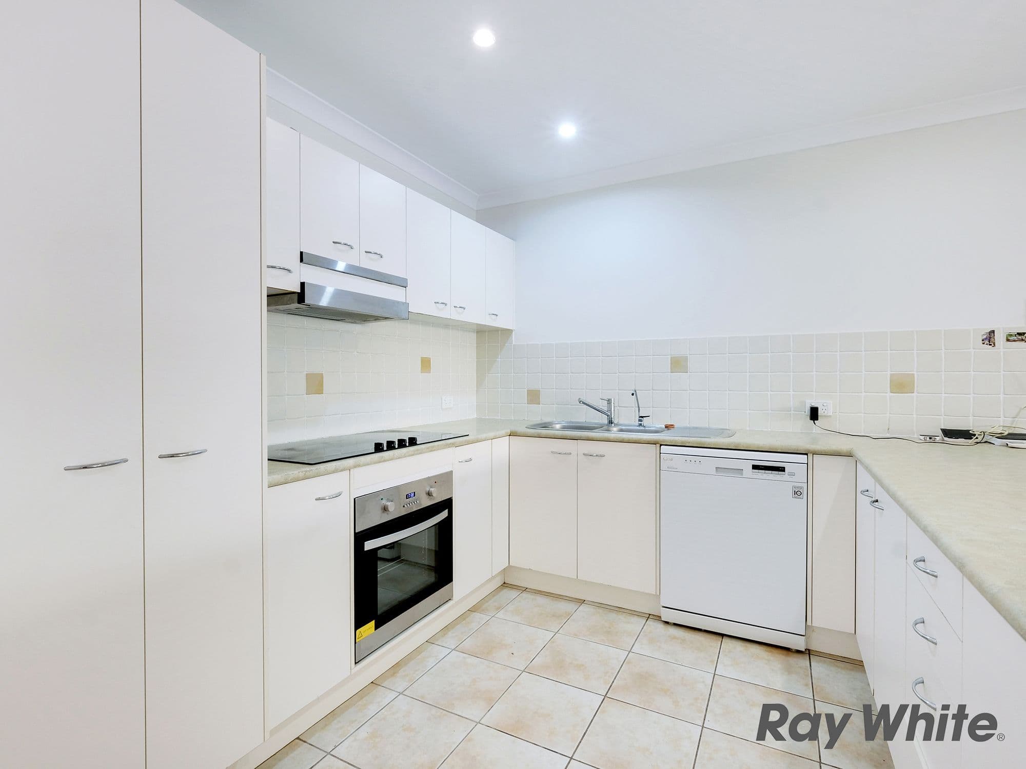 4 Columbus Place, Forest Lake QLD 4078, Forest Lake - Thumbnail 3