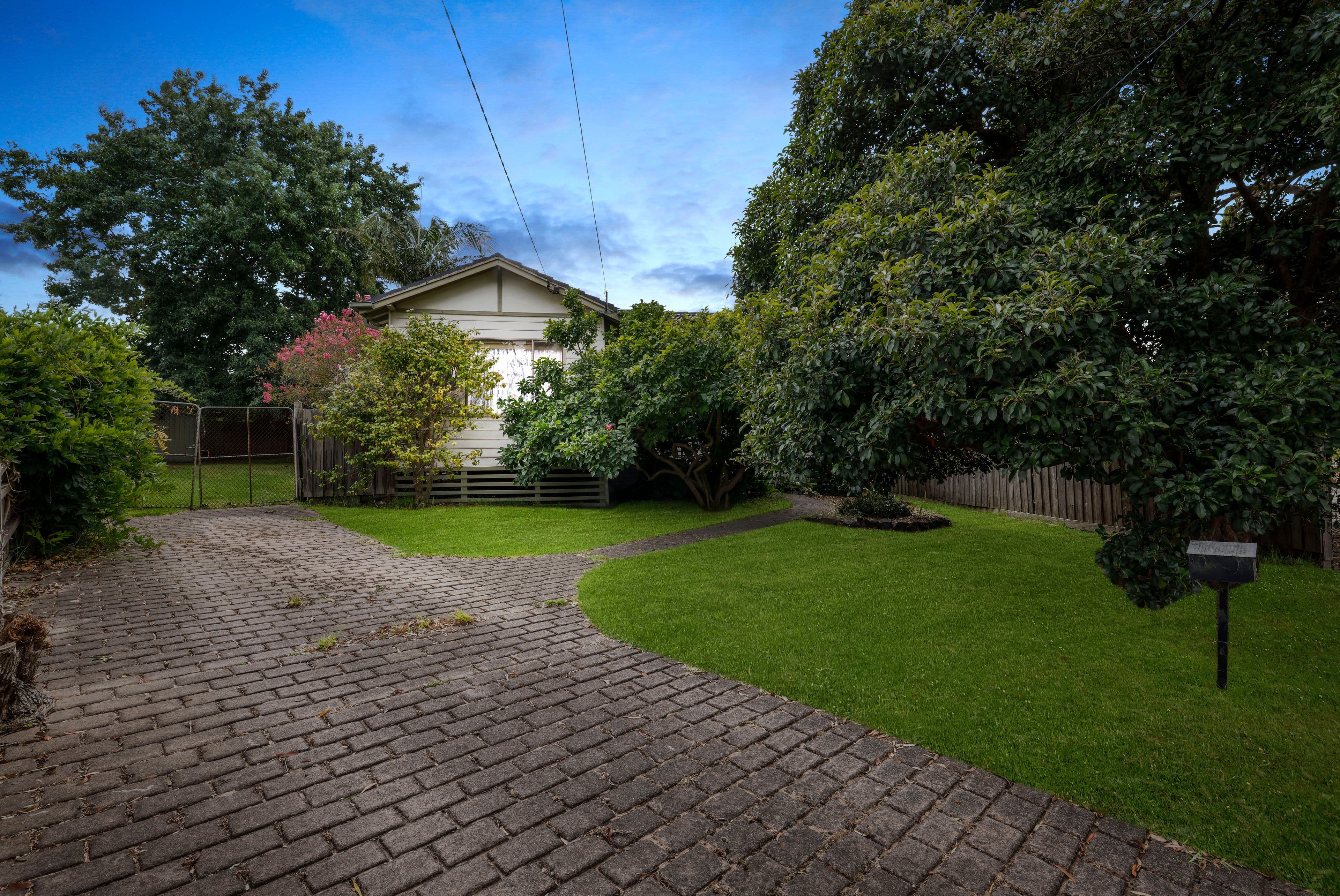 8 Alma Crescent, Noble Park VIC 3174, Noble Park - Thumbnail 2