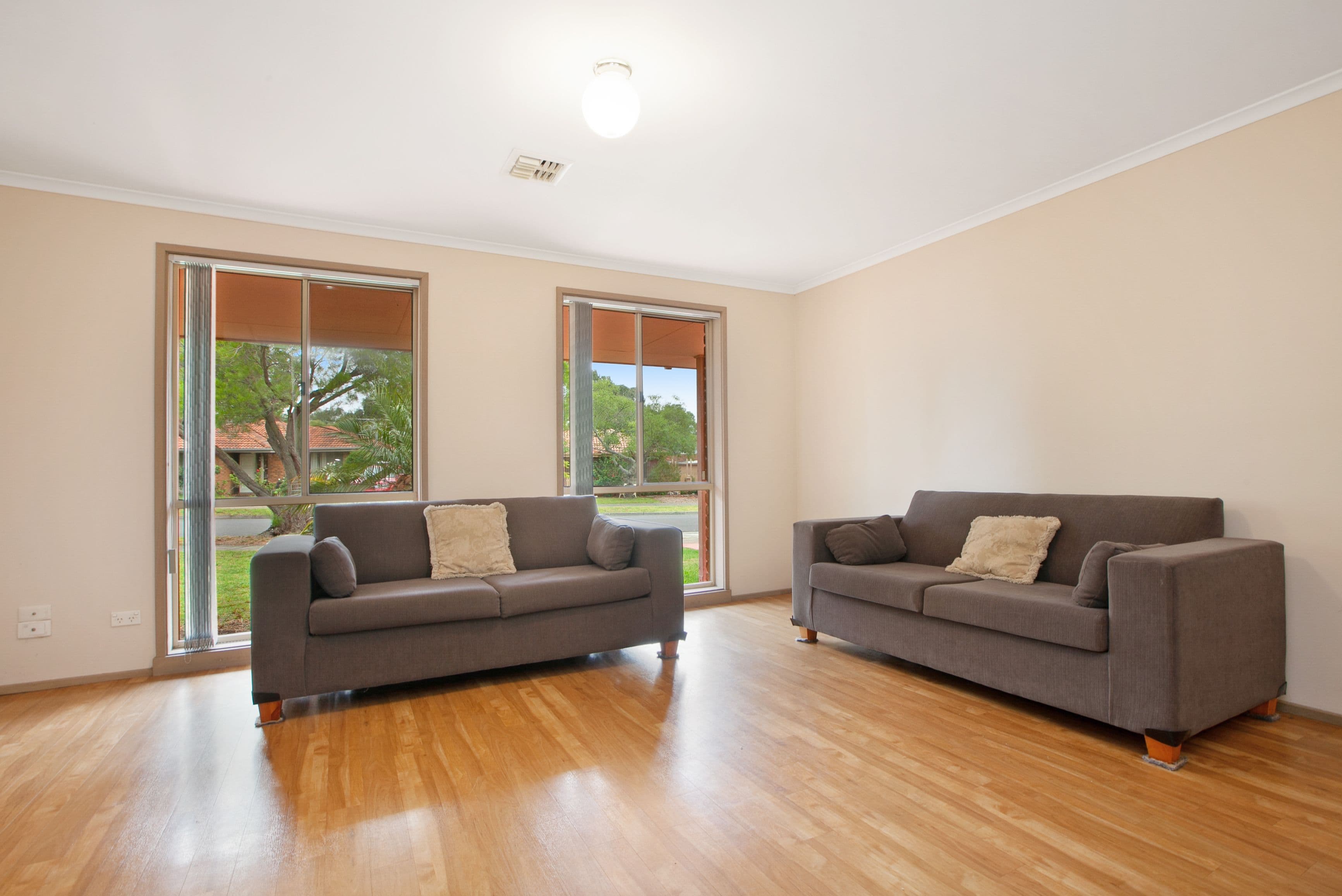 10 St Leger Place, Epping VIC 3076, Epping - Thumbnail 3