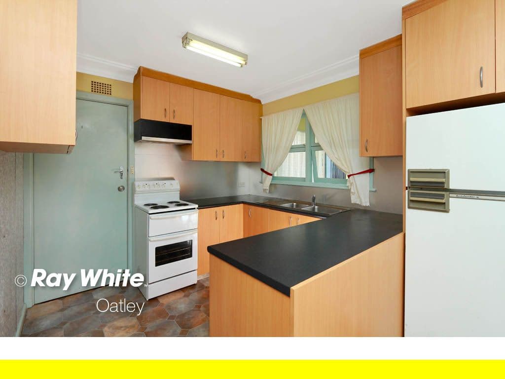 18 Ballantyne Road, MORTDALE NSW 2223, Mortdale - Thumbnail 3