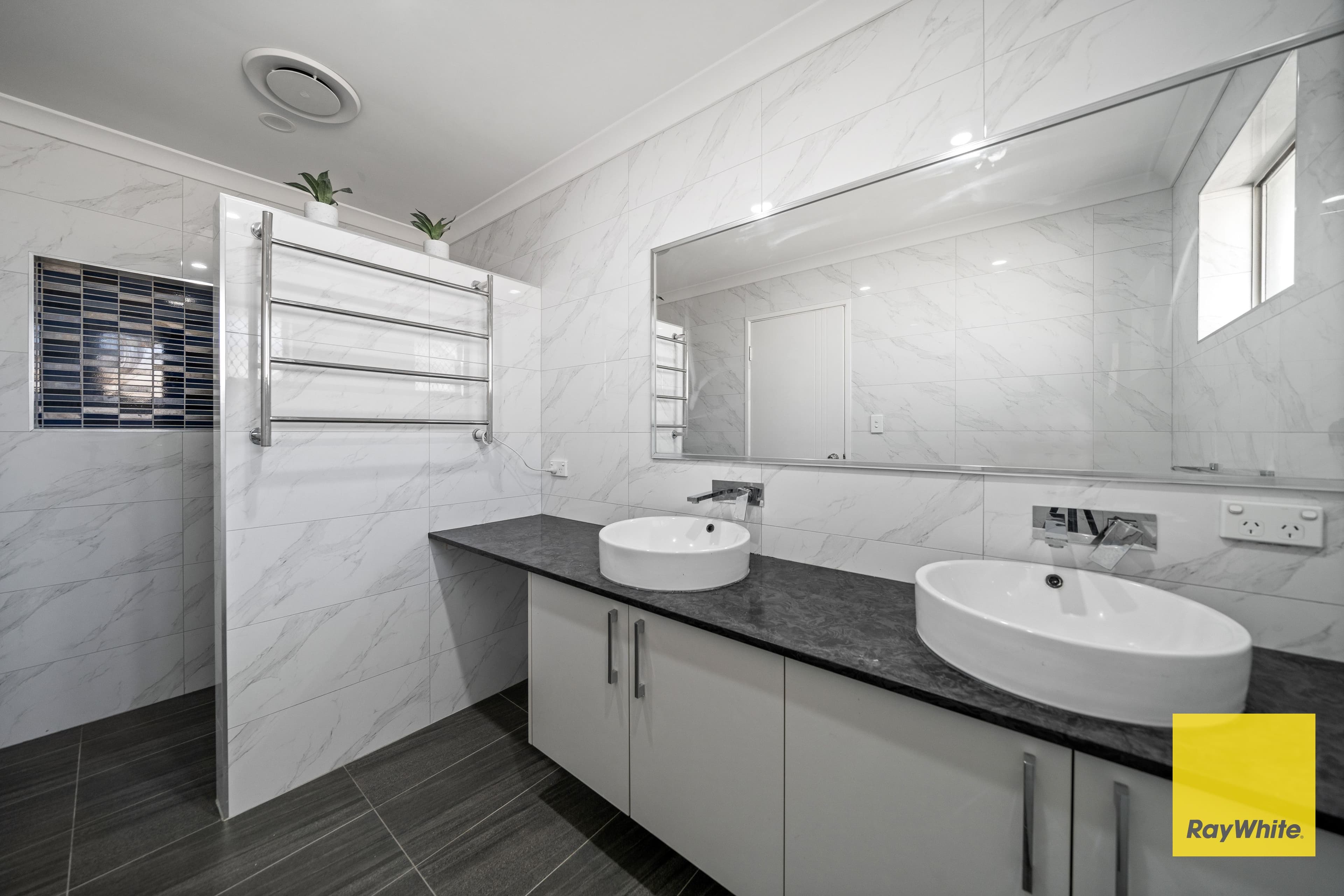 90 Highclere Boulevard, Marangaroo WA 6064, Marangaroo - Thumbnail 6
