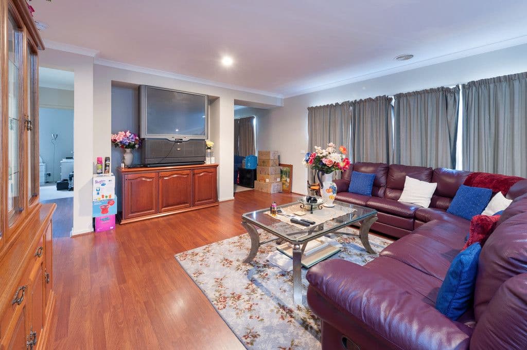 2 Nopinan Place, Caroline Springs VIC 3023, Caroline Springs - Thumbnail 2