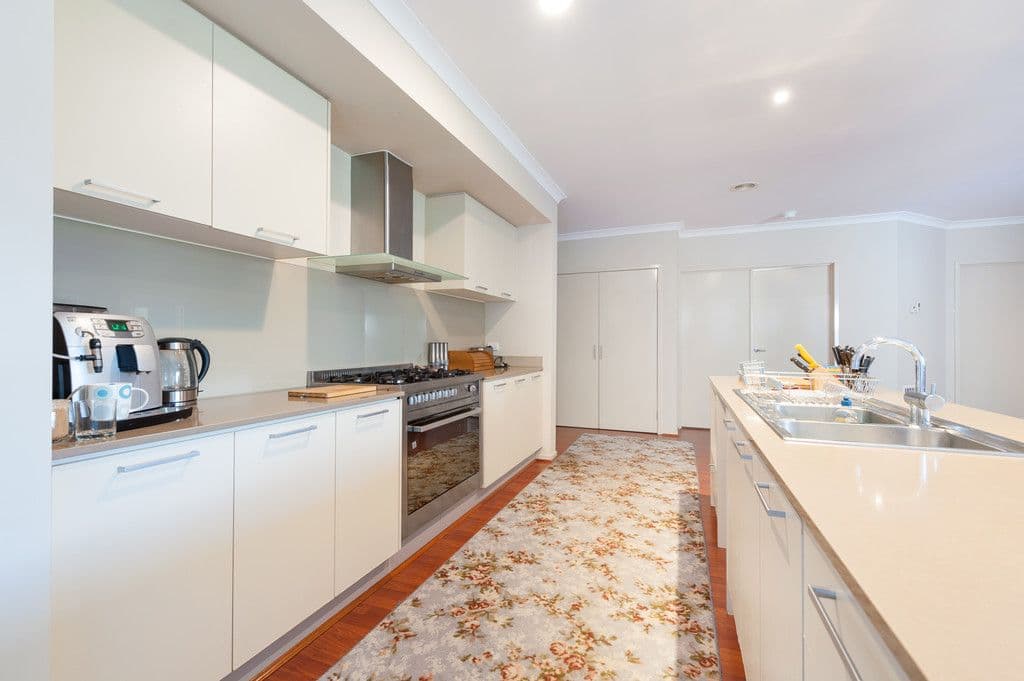 2 Nopinan Place, Caroline Springs VIC 3023, Caroline Springs - Thumbnail 3