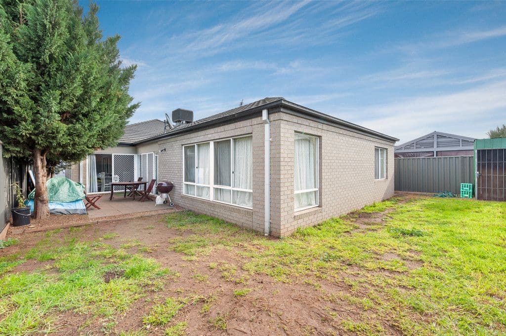 2 Nopinan Place, Caroline Springs VIC 3023, Caroline Springs - Thumbnail 8