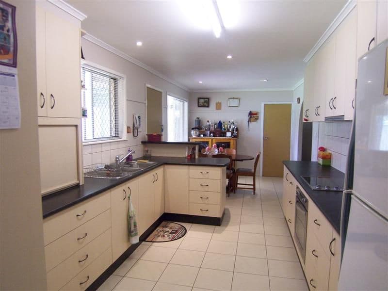 5 Stella Court, WILSONTON QLD 4350, Wilsonton - Thumbnail 2