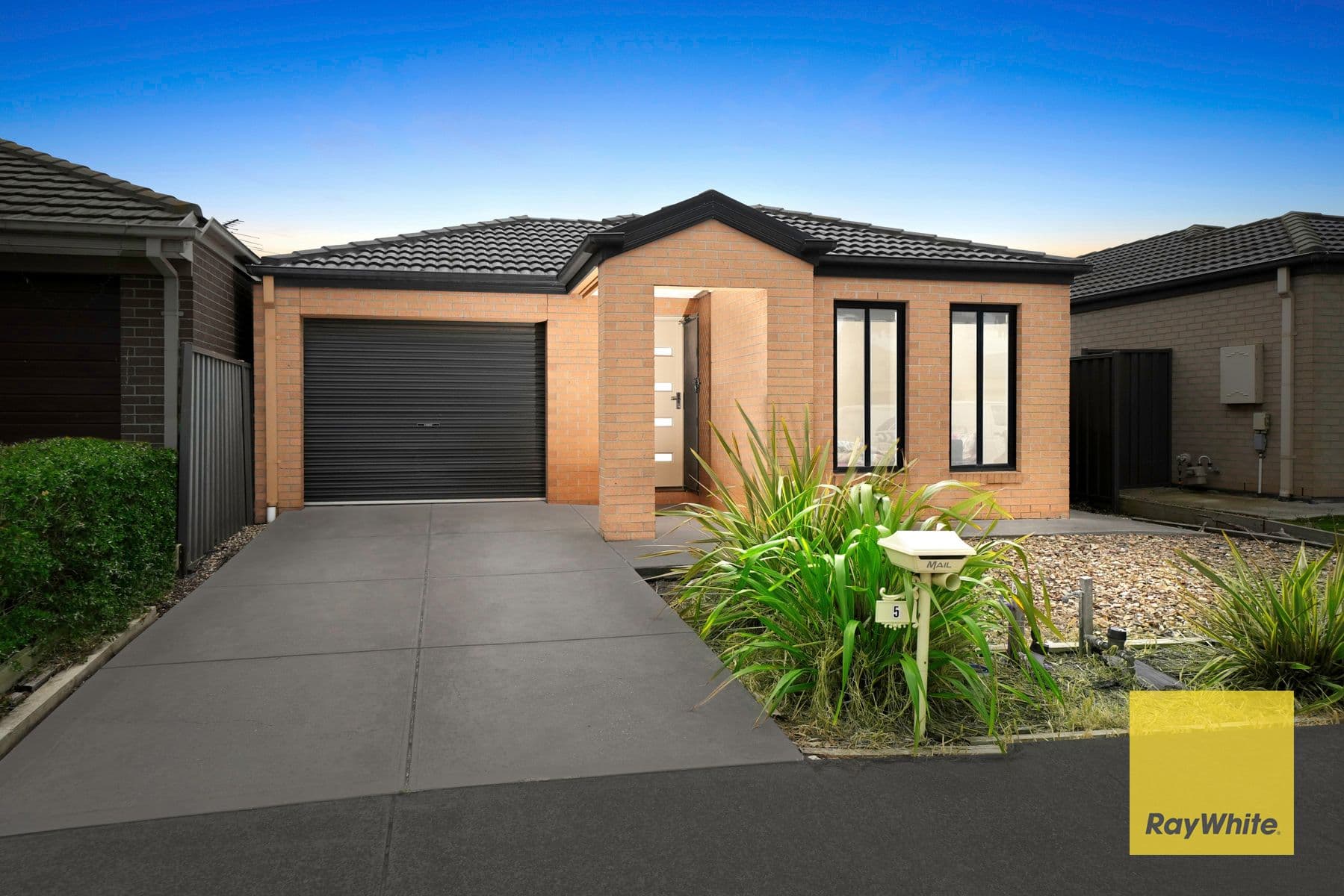 5 Hawkstone Road, MANOR LAKES VIC 3024, Manor Lakes - Thumbnail 2
