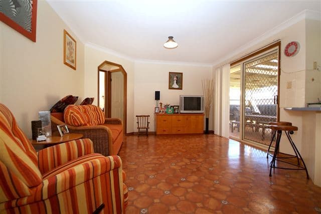 9 Stoneyhurst Court, GLENVALE QLD 4350, Glenvale - Thumbnail 2