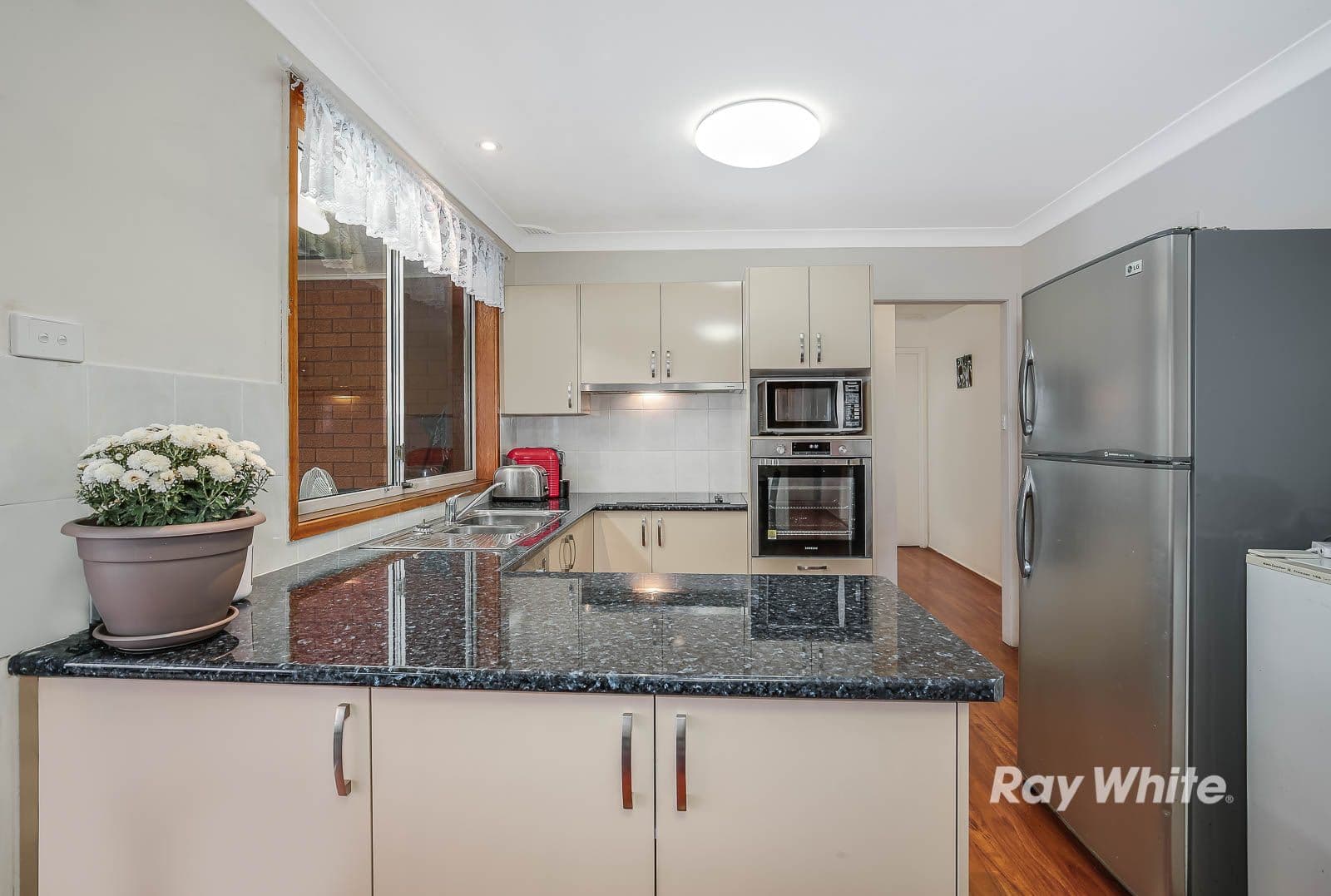 1 Huxley Drive, Winston Hills - Thumbnail 3