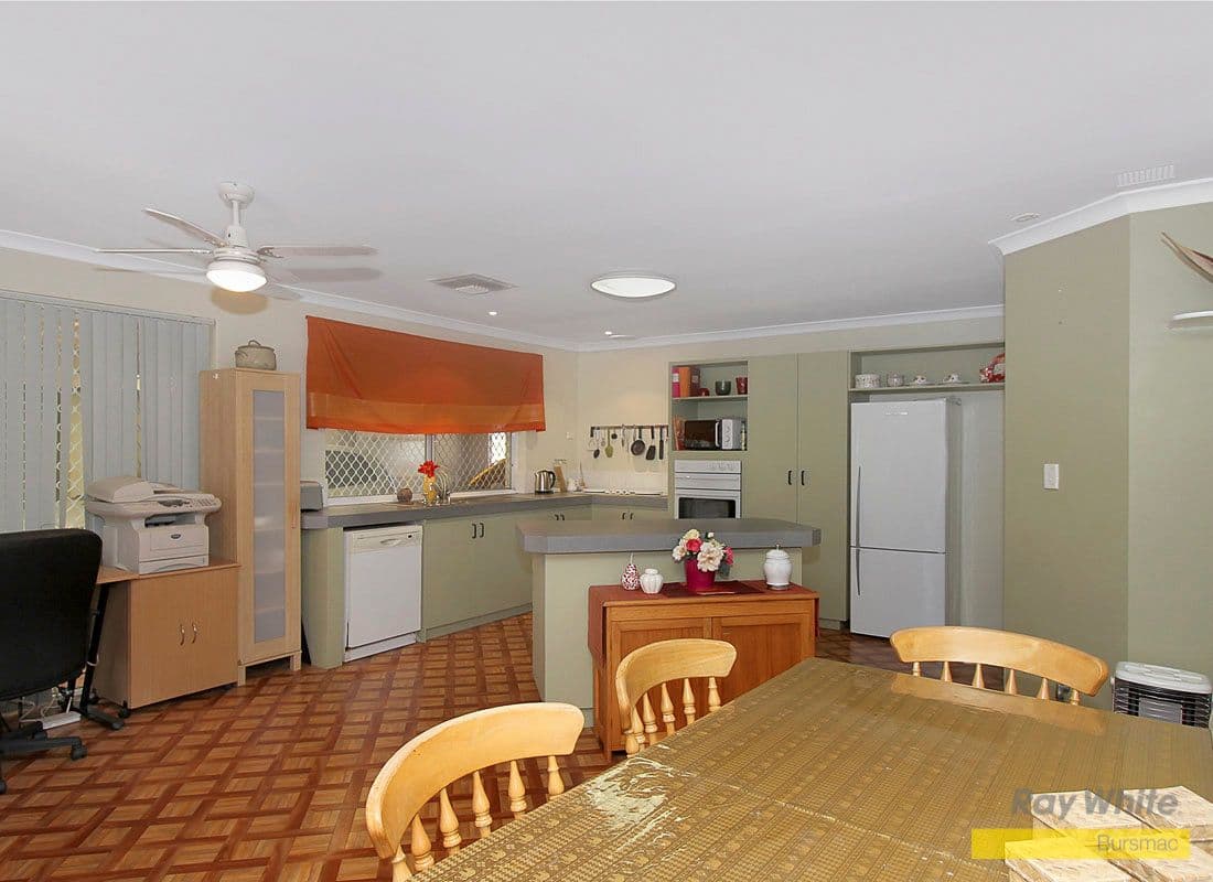 59 Lakeshore Close, BALLAJURA WA 6066, Ballajura - Thumbnail 4
