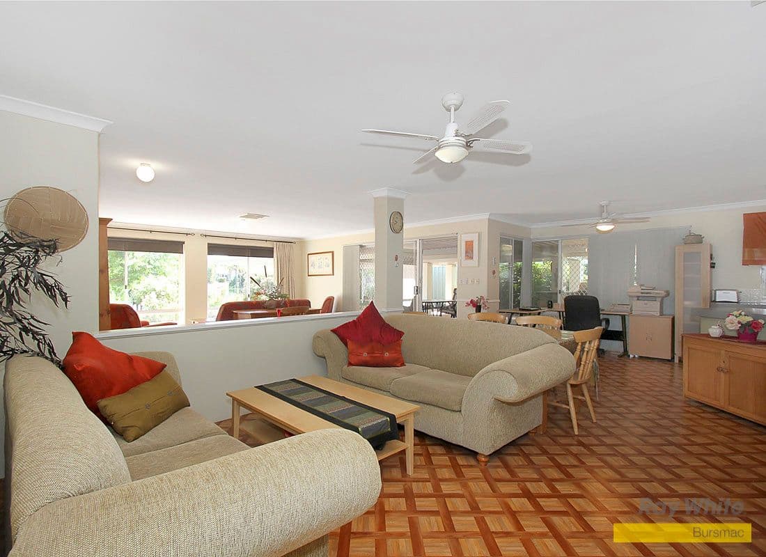 59 Lakeshore Close, BALLAJURA WA 6066, Ballajura - Thumbnail 6