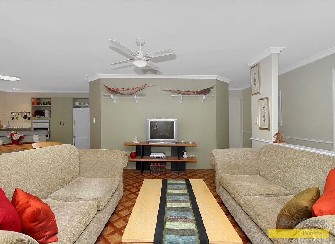 59 Lakeshore Close, BALLAJURA WA 6066, Ballajura - Thumbnail 7
