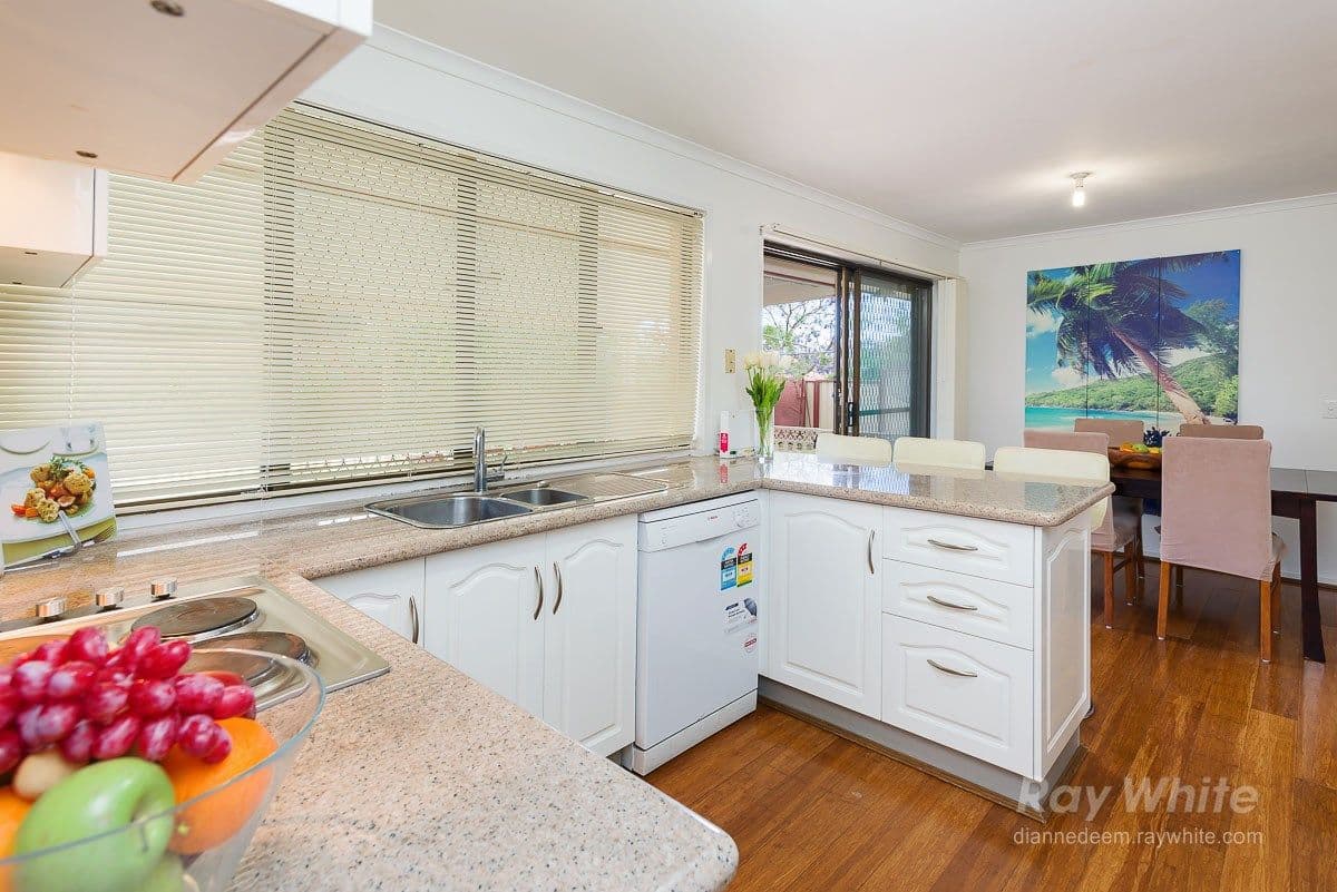 1 Boorala Crescent, Eight Mile Plains QLD 4113, Eight Mile Plains - Thumbnail 3