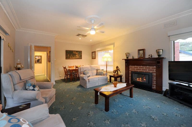 17 Rollings Road, UPPER FERNTREE GULLY VIC 3156, Upper Ferntree Gully - Thumbnail 2