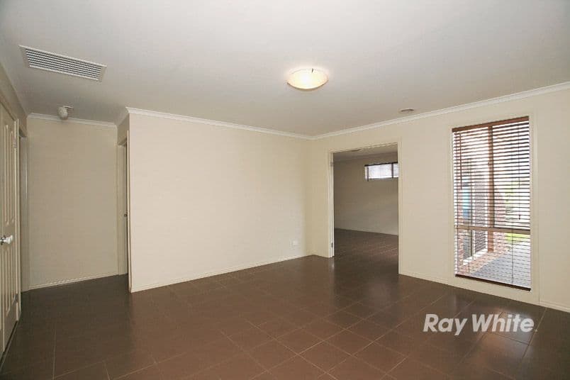 9 Carmody Court, CRANBOURNE VIC 3977, Cranbourne - Thumbnail 2