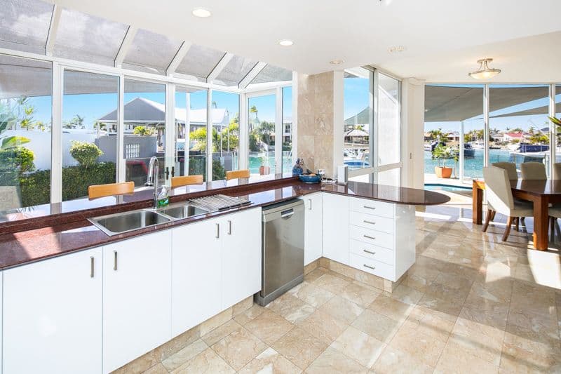 11 Seahaven Court, RABY BAY QLD 4163, Raby Bay - Thumbnail 5