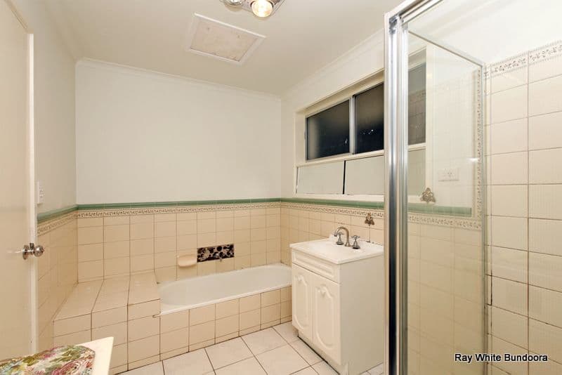 31 Buckmaster Drive, MILL PARK VIC 3082, Mill Park - Thumbnail 4