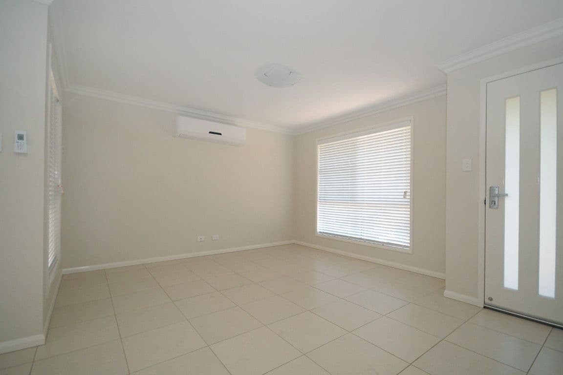 1 and 2 72a Cortess Street, Harristown QLD 4350, Harristown - Thumbnail 3