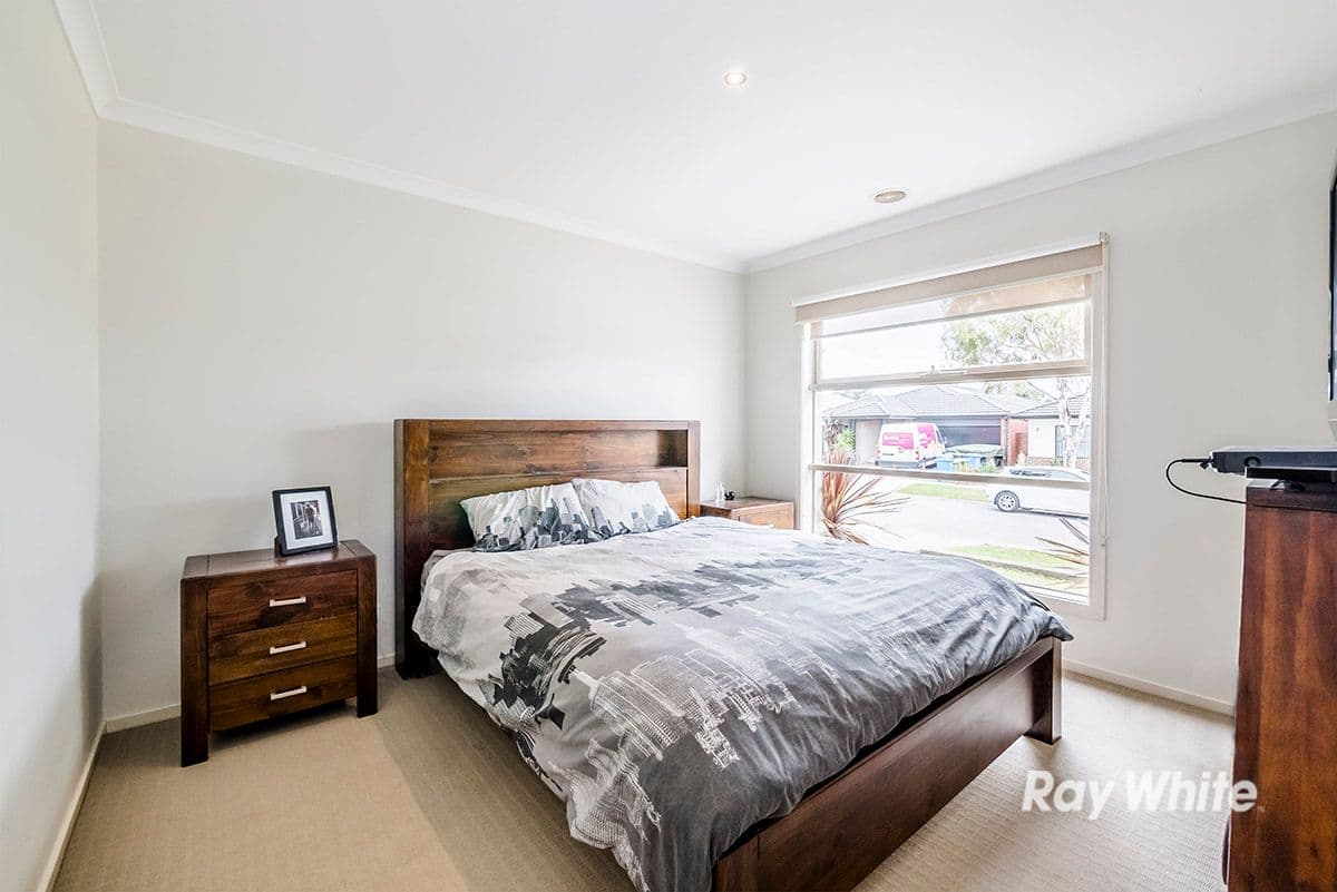 15 Willowdale Drive, Cranbourne North VIC 3977, Cranbourne North - Thumbnail 2