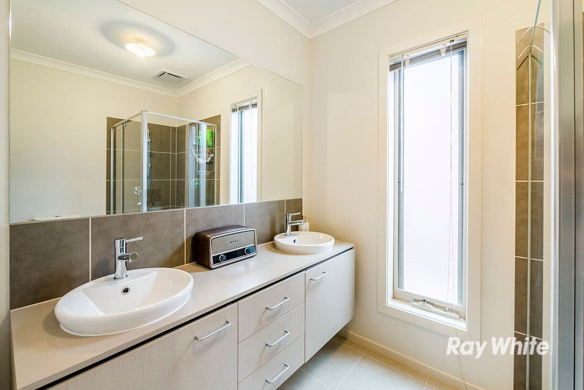 15 Willowdale Drive, Cranbourne North VIC 3977, Cranbourne North - Thumbnail 3