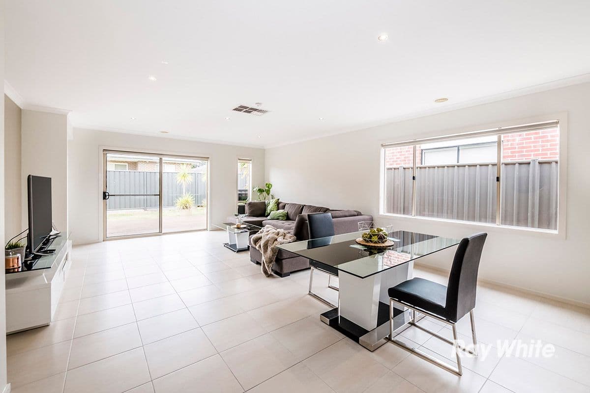 15 Willowdale Drive, Cranbourne North VIC 3977, Cranbourne North - Thumbnail 7