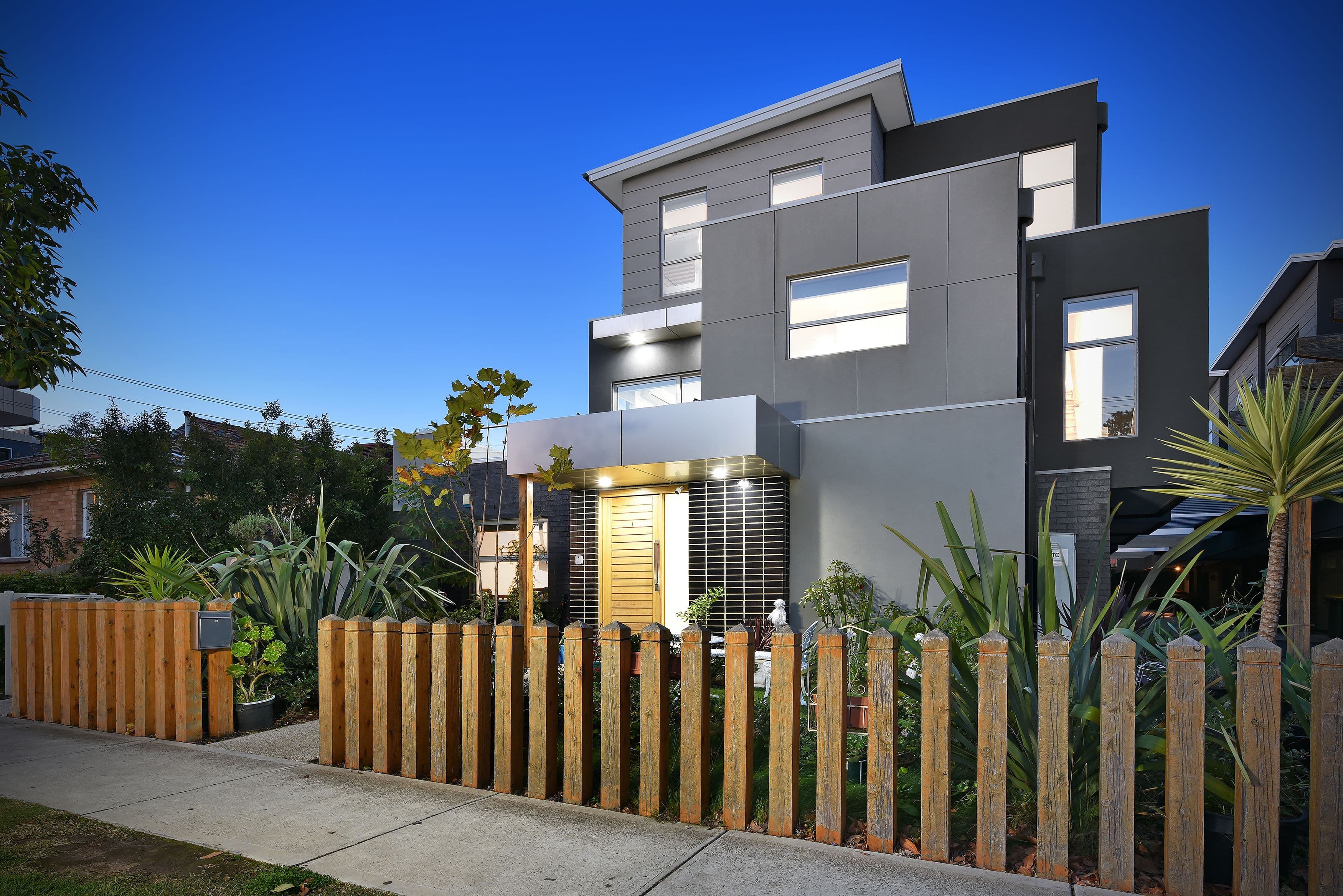 82 Richardson Street, Essendon VIC 3040, Essendon - Thumbnail 2