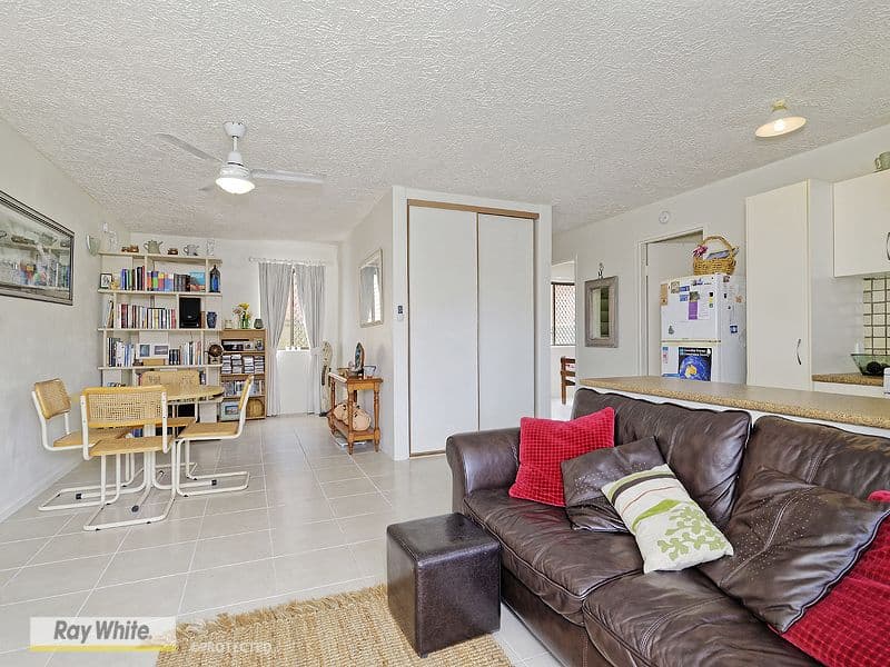 2 Osbourne Street, Scarborough QLD 4020, Scarborough - Thumbnail 3