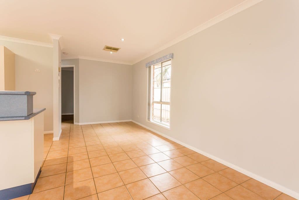 53 Crinum Crescent, Emerald QLD 4720, Emerald - Thumbnail 4