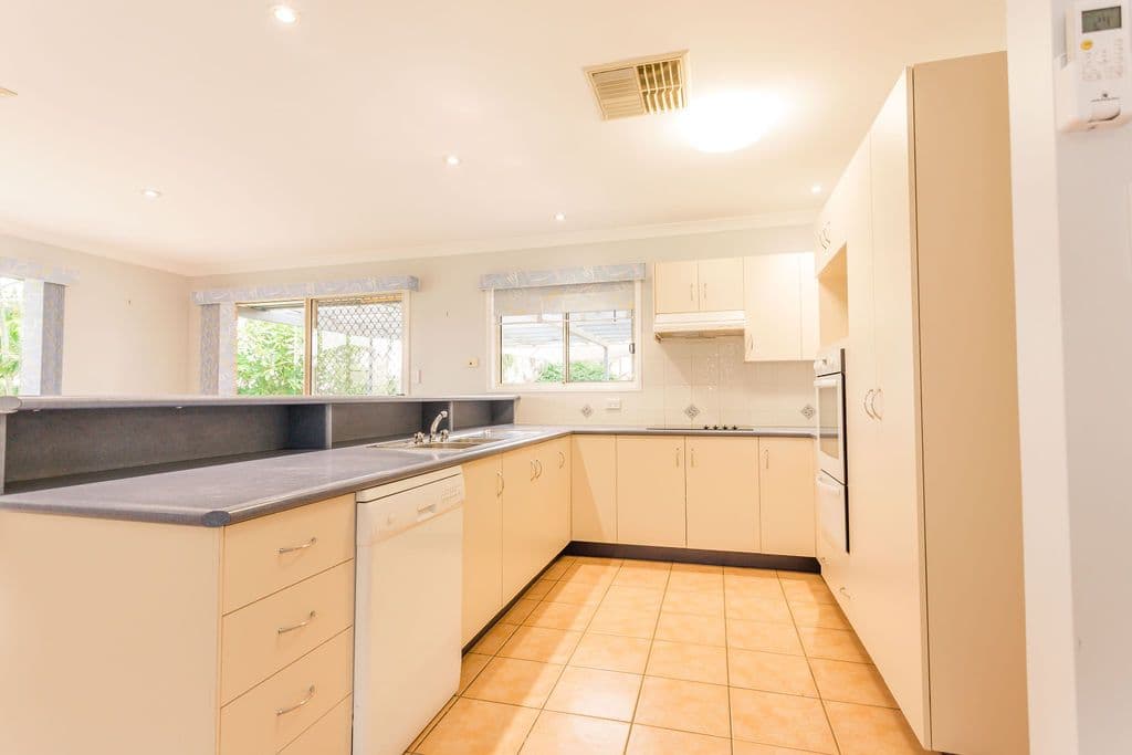 53 Crinum Crescent, Emerald QLD 4720, Emerald - Thumbnail 6