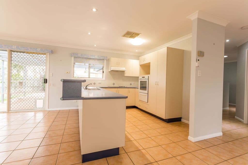 53 Crinum Crescent, Emerald QLD 4720, Emerald - Thumbnail 7
