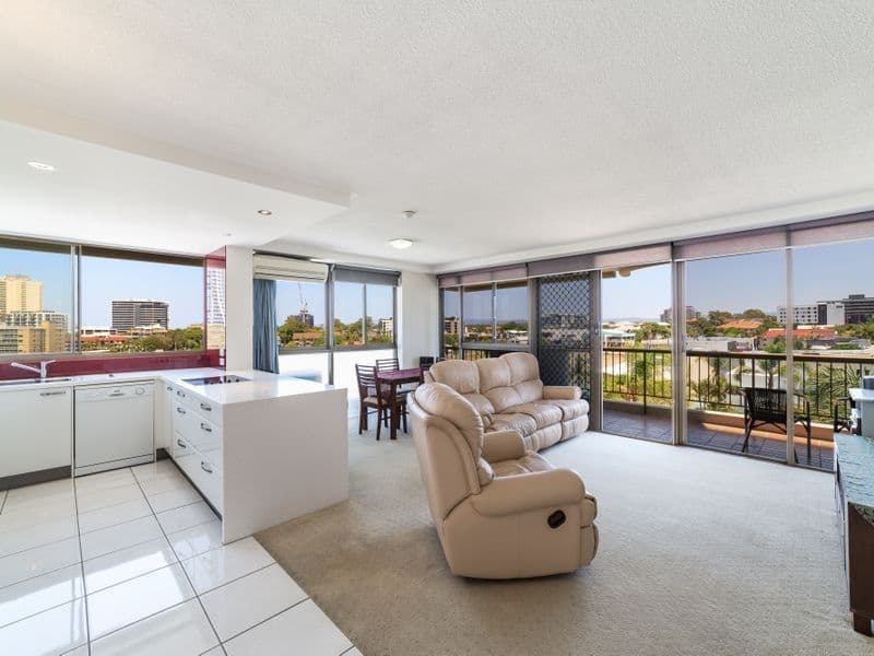 10 'Huntington', Marine Parade, Southport QLD 4215, Southport - Thumbnail 4