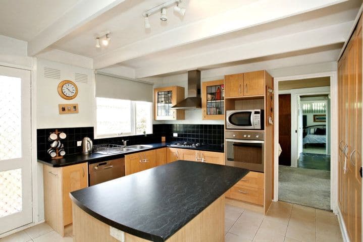 6 CAROMAR Street, CROYDON VIC 3136, Croydon - Thumbnail 3