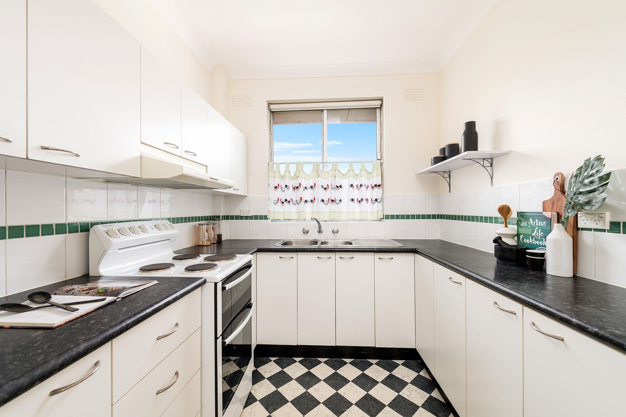 1 Peppermint Court, Altona Meadows - Thumbnail 3