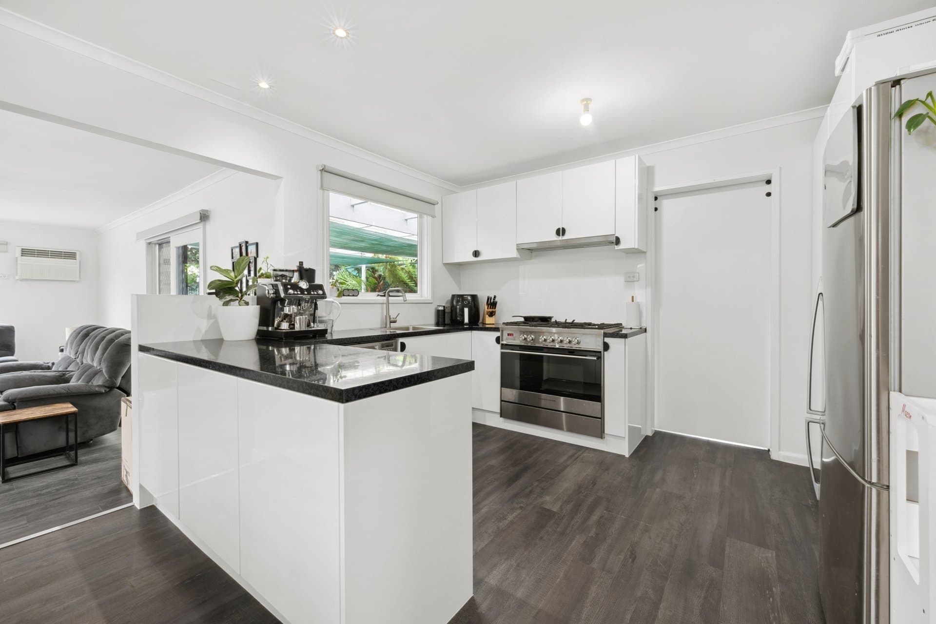 124 Welcome Road, Diggers Rest - Thumbnail 2