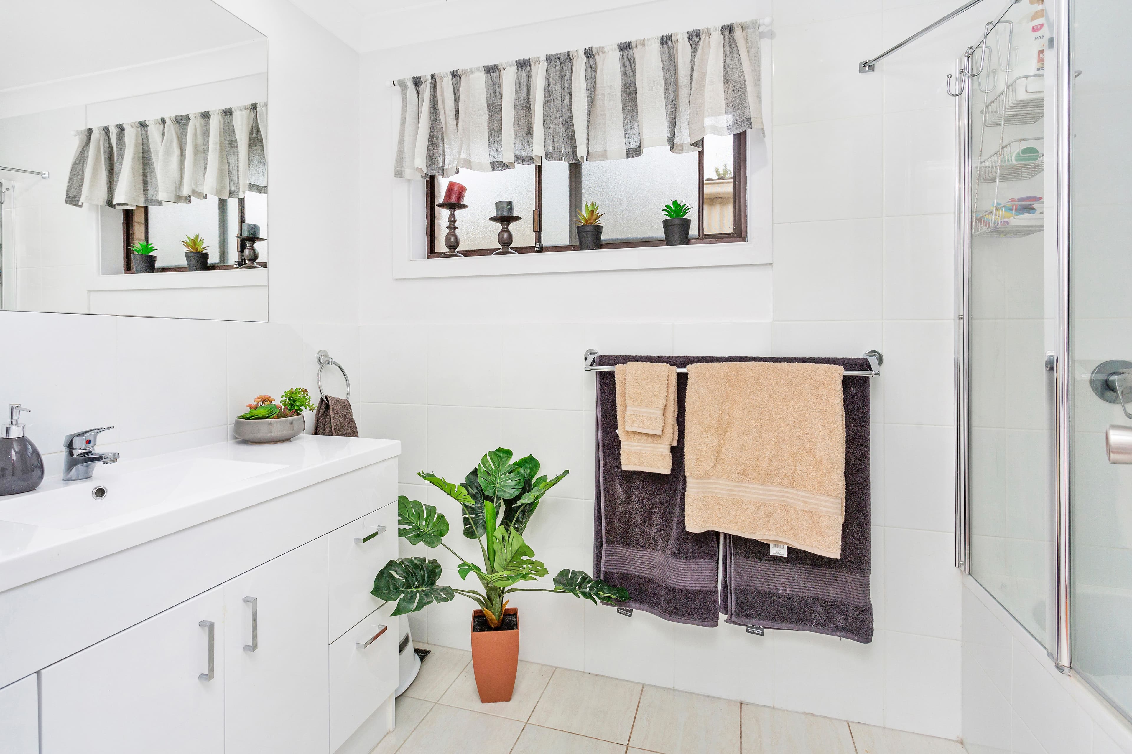 4 Badgery Street, Albion Park NSW 2527, Albion Park - Thumbnail 2