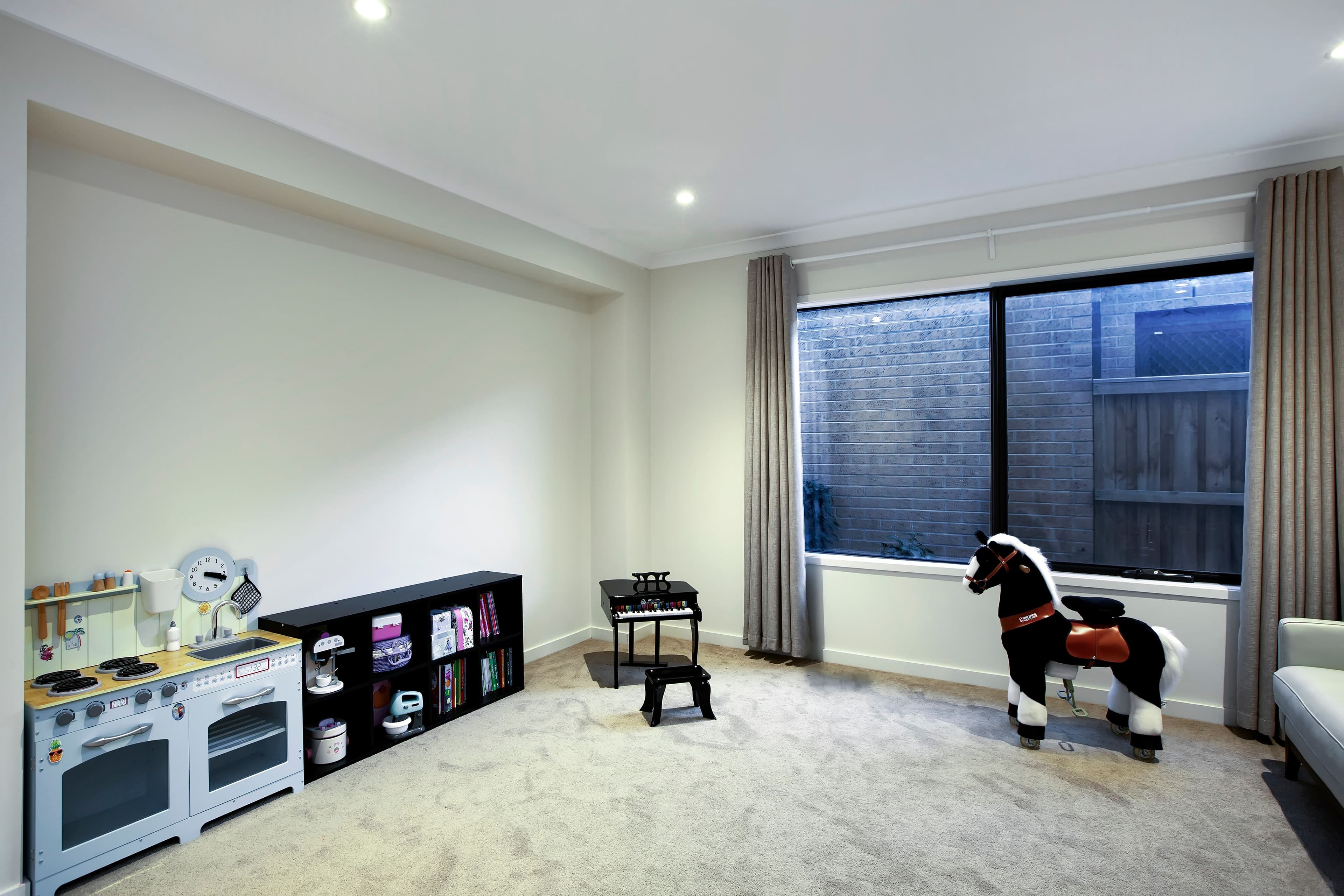 9 Parkstone Crescent, Point Cook VIC 3030, Point Cook - Thumbnail 3