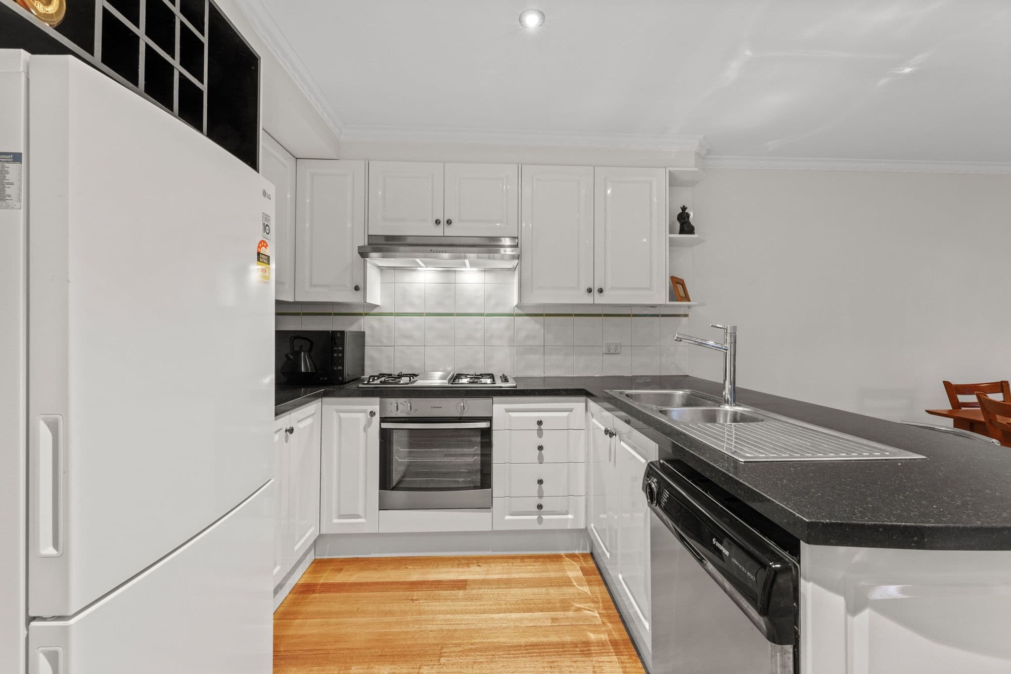 1B Asquith Street, Box Hill South VIC 3128, Box Hill South - Thumbnail 3