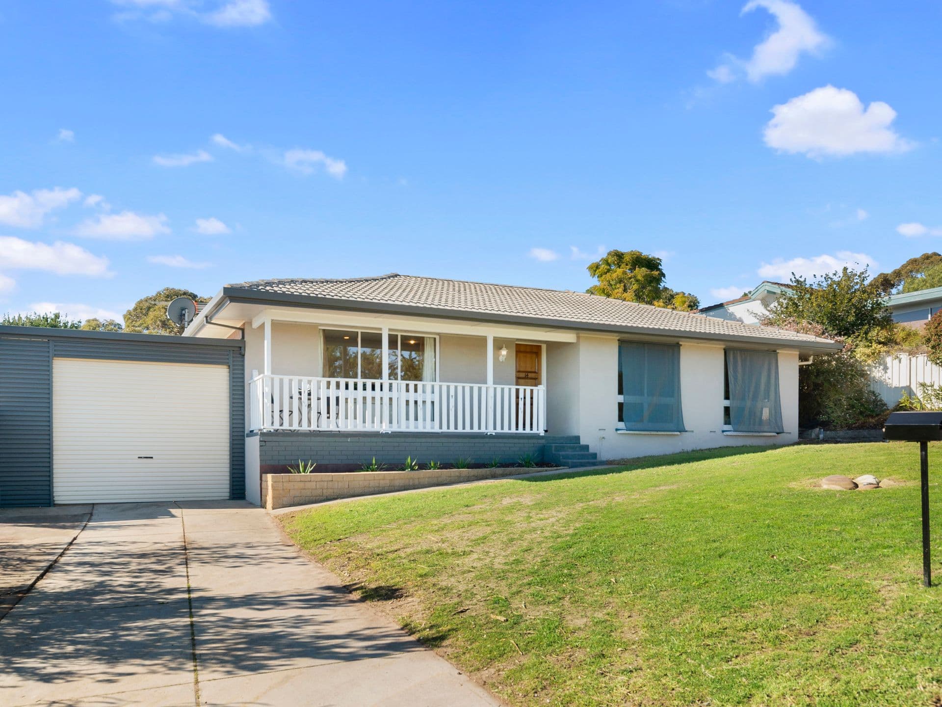 14 Gretel Crescent, Hallett Cove SA 5158, Hallett Cove - Thumbnail 2